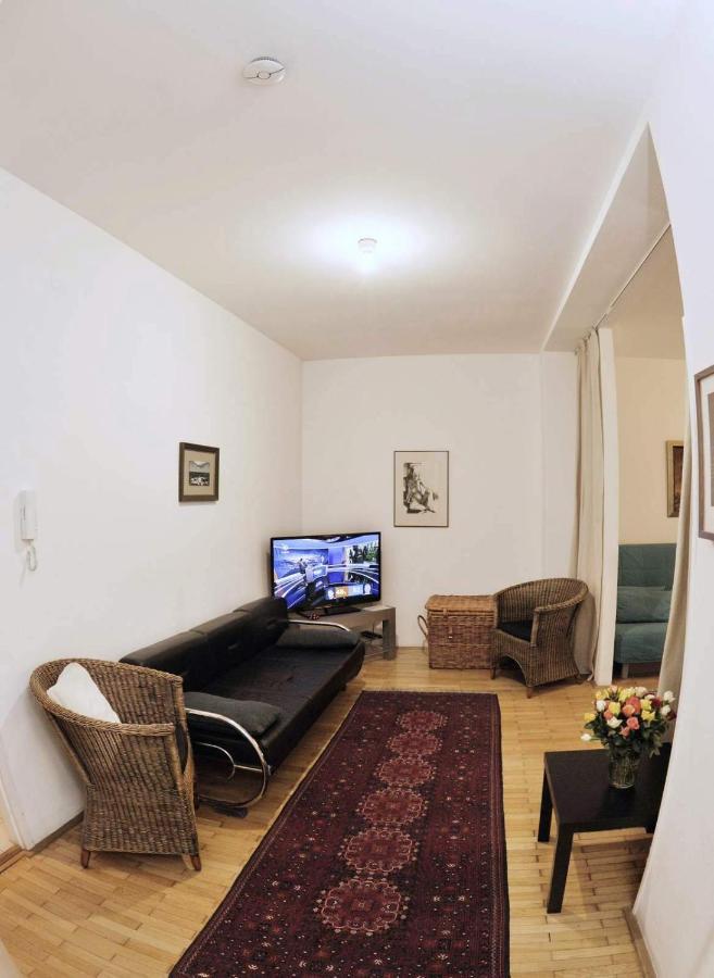 Apartman Old Centre - Rybarska Brana Μπρατισλάβα Εξωτερικό φωτογραφία
